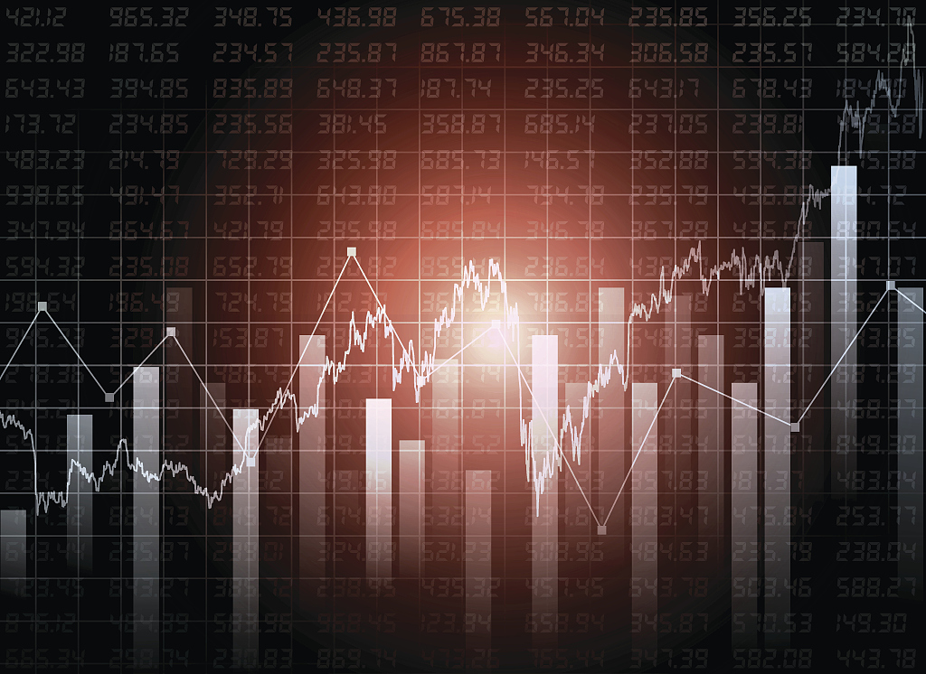 目标“种草”年轻客群，已有超10家银行入驻小红书，多数未进入获客转化阶段